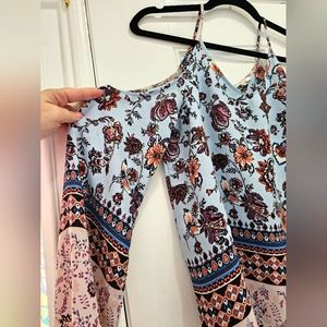 NWOT Stella Tweed Size Large Cold Shoulder Boho Floral top